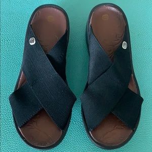 Zees Black slip ons size 6
